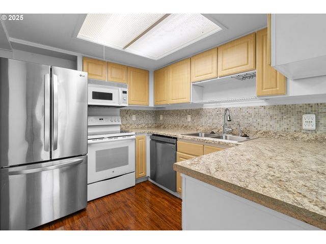 9455 Sw 146TH Ter D2, Beaverton, OR 97007