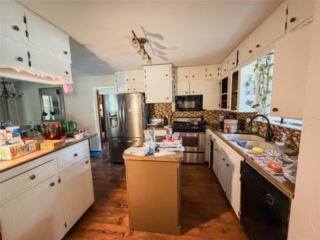 1411 N Business 287, Decatur, TX 76234