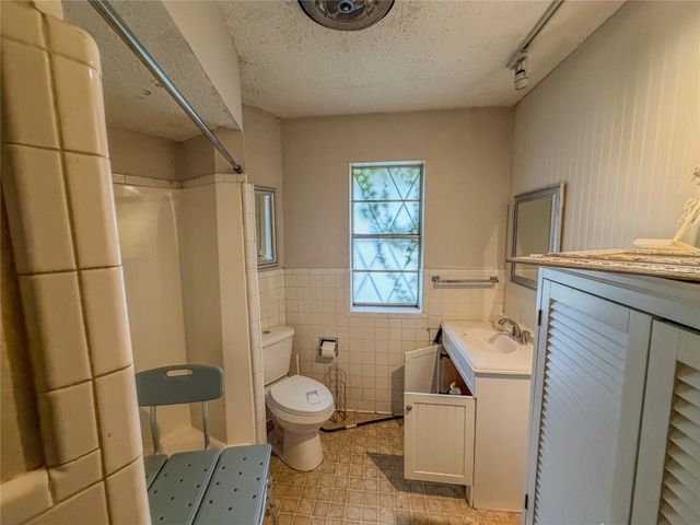 1411 N Business 287, Decatur, TX 76234