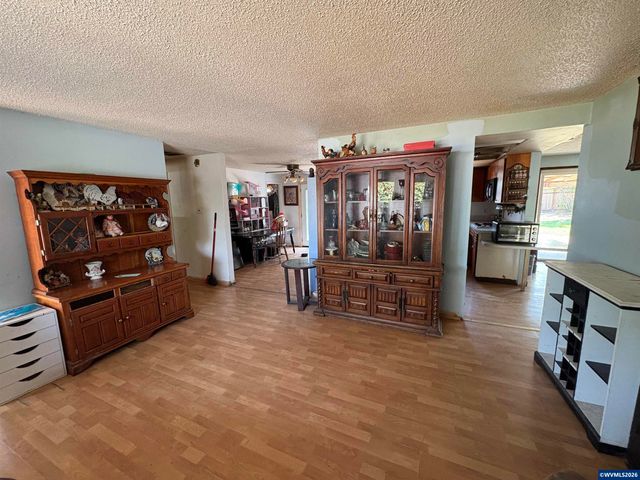 3827 Pine St SE, Albany, OR 97332