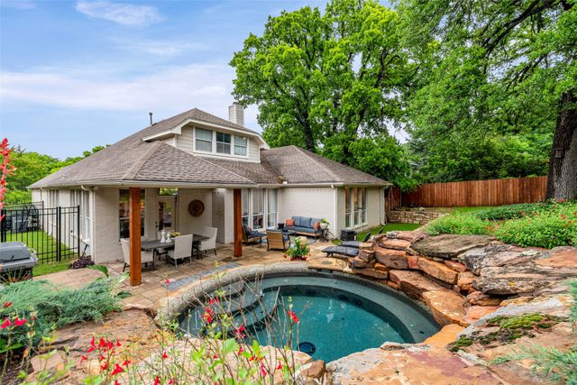 1902 Clear Creek Drive, Weatherford, TX 76087