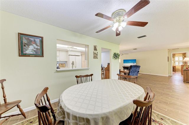 7160 FAIRWAY BEND CIR, Sarasota, FL 34243