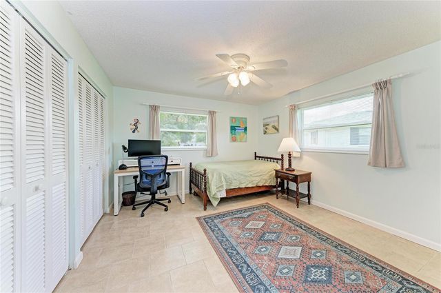 7160 FAIRWAY BEND CIR, Sarasota, FL 34243