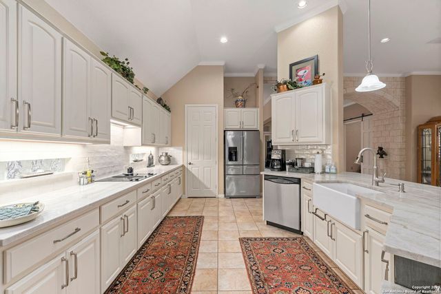 95 Grassmarket, San Antonio, TX 78259