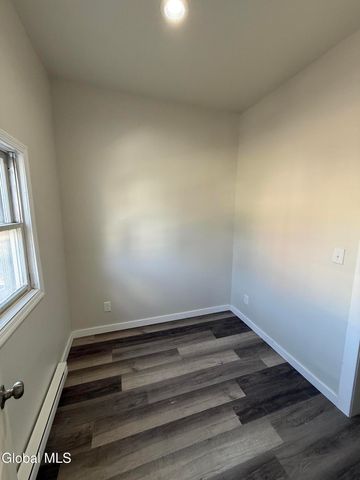 148 5th Avenue, Troy, NY 12180