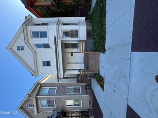 148 5th Avenue, Troy, NY 12180