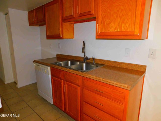 2909 Beachcomber Drive A, El Paso, TX 79936