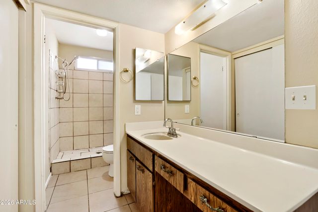 8717 W CLARENDON Avenue, Phoenix, AZ 85037