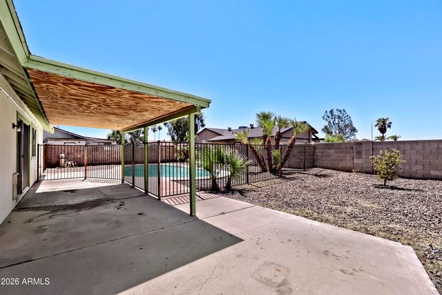 8717 W CLARENDON Avenue, Phoenix, AZ 85037
