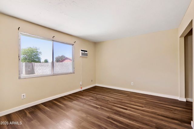 8717 W CLARENDON Avenue, Phoenix, AZ 85037