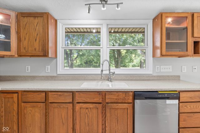 4230 W Cross Street, Anderson, IN 46011