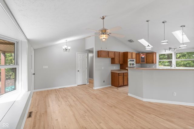 4230 W Cross Street, Anderson, IN 46011