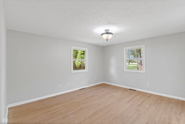 4230 W Cross Street, Anderson, IN 46011