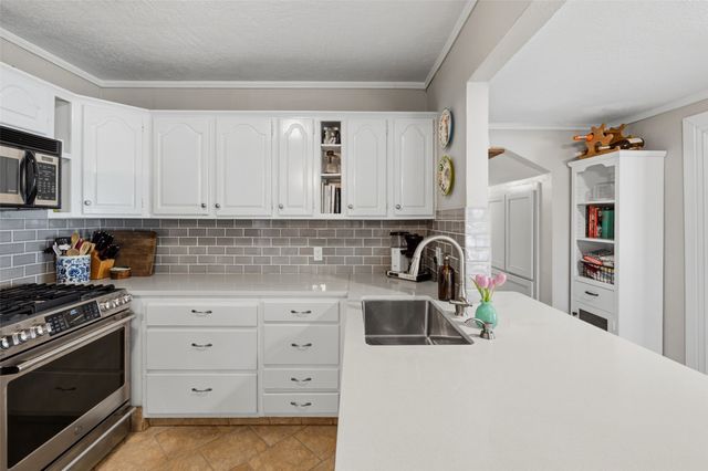 6424 Darwood Avenue, Fort Worth, TX 76116