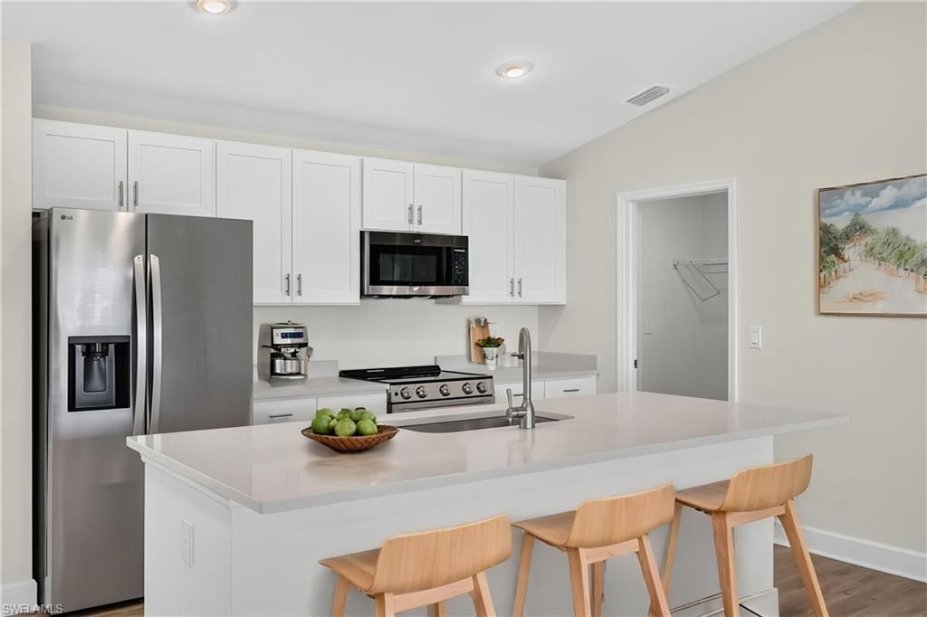 Image 10 of property listing at 424 NW 17th PL, Cape Coral, FL 33993