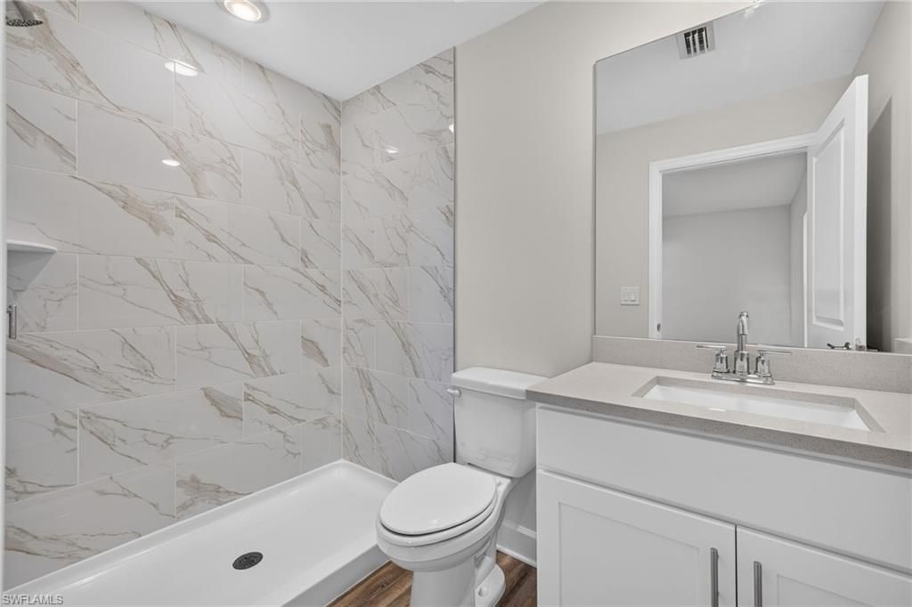 Image 27 of property listing at 424 NW 17th PL, Cape Coral, FL 33993