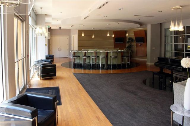 711 Cosmopolitan Drive 413, Atlanta, GA 30324