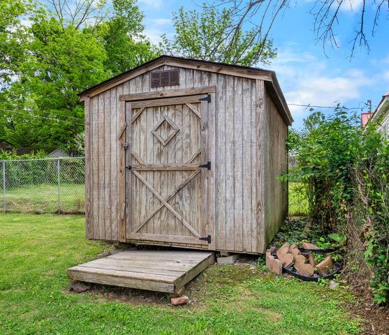 914 Woodland St, Clarksville, TN 37040