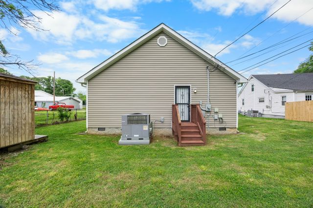 914 Woodland St, Clarksville, TN 37040