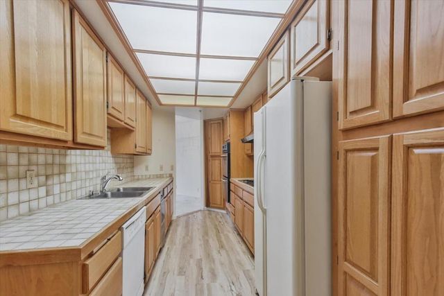 555 Laurel Avenue 415, San Mateo, CA 94401