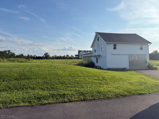 132 Hillsborough Rd, Hillsborough Twp., NJ 08844