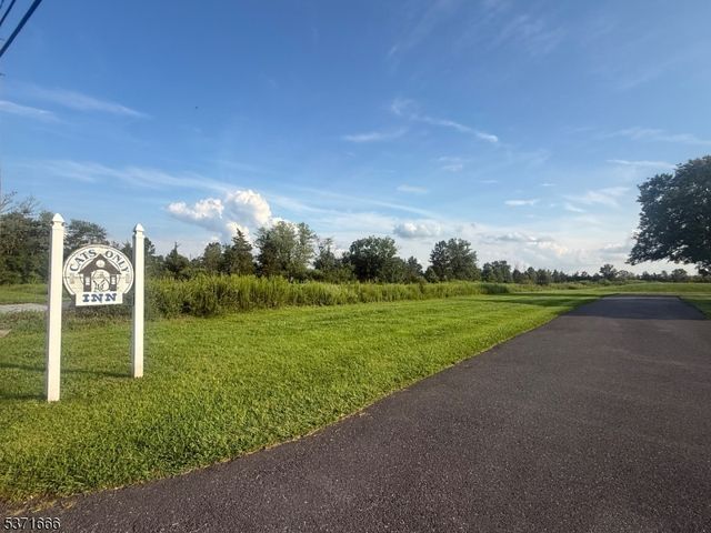 132 Hillsborough Rd, Hillsborough Twp., NJ 08844