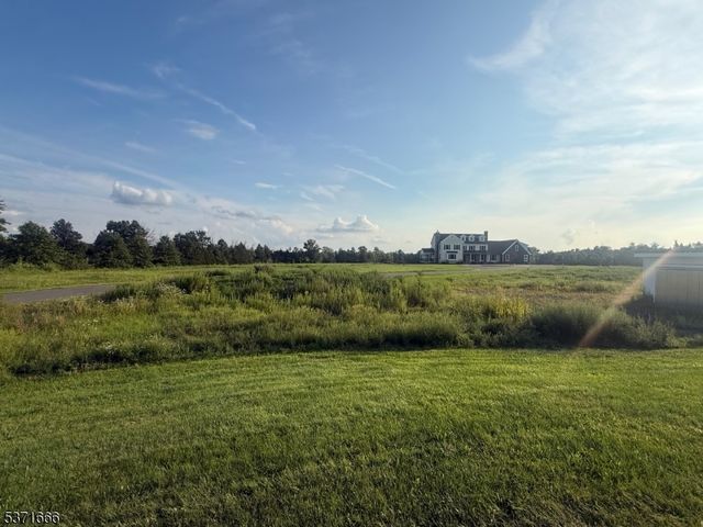132 Hillsborough Rd, Hillsborough Twp., NJ 08844