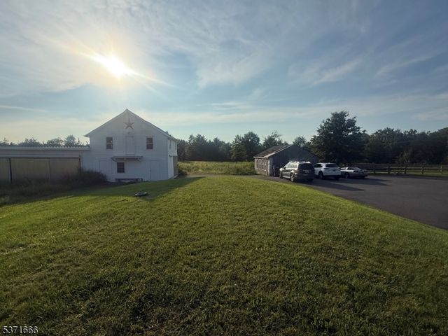 132 Hillsborough Rd, Hillsborough Twp., NJ 08844