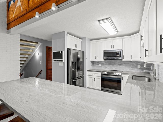 504 Woodfield Drive, Asheville, NC 28803