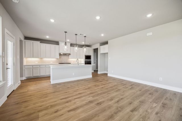 4561 Cowboss Road, Waxahachie, TX 75165