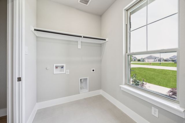 4561 Cowboss Road, Waxahachie, TX 75165