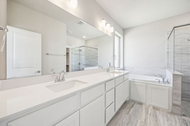 4561 Cowboss Road, Waxahachie, TX 75165