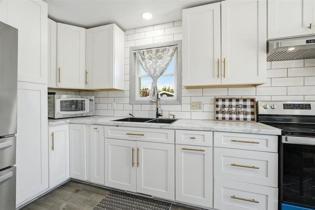 166 MARTIN PLACE, Fond Du Lac, WI 54935