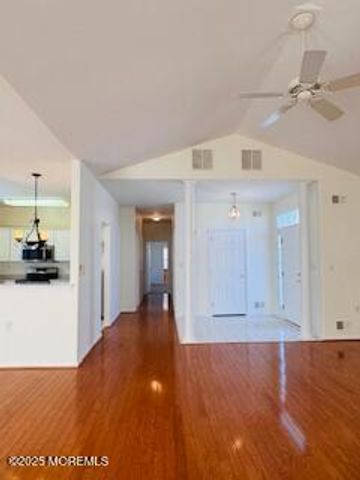 7 Chaminox Court, Manchester, NJ 08759