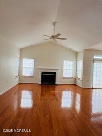 7 Chaminox Court, Manchester, NJ 08759