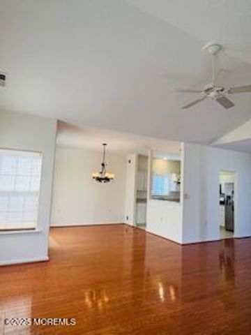 7 Chaminox Court, Manchester, NJ 08759