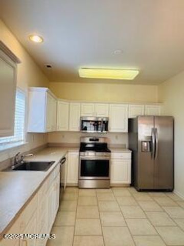 7 Chaminox Court, Manchester, NJ 08759