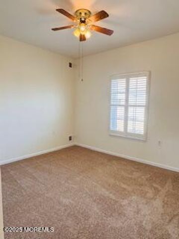 7 Chaminox Court, Manchester, NJ 08759