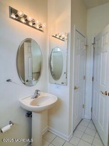 7 Chaminox Court, Manchester, NJ 08759