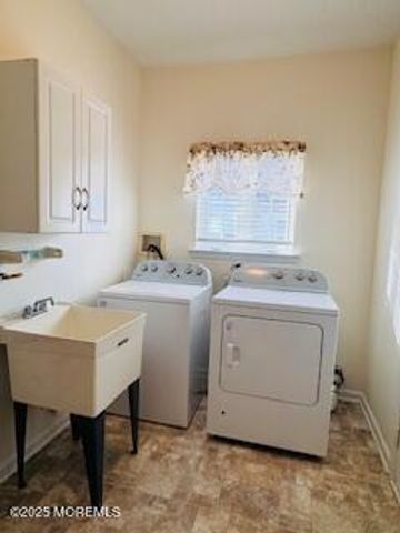 7 Chaminox Court, Manchester, NJ 08759