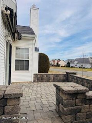 7 Chaminox Court, Manchester, NJ 08759