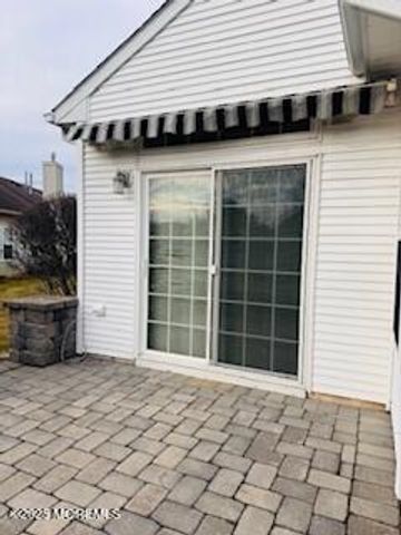 7 Chaminox Court, Manchester, NJ 08759