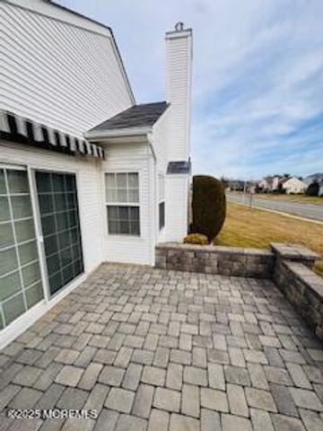 7 Chaminox Court, Manchester, NJ 08759