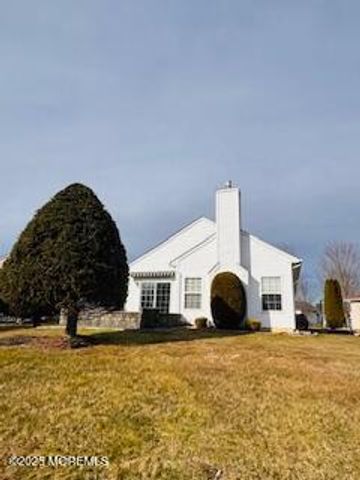 7 Chaminox Court, Manchester, NJ 08759