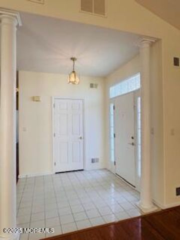 7 Chaminox Court, Manchester, NJ 08759