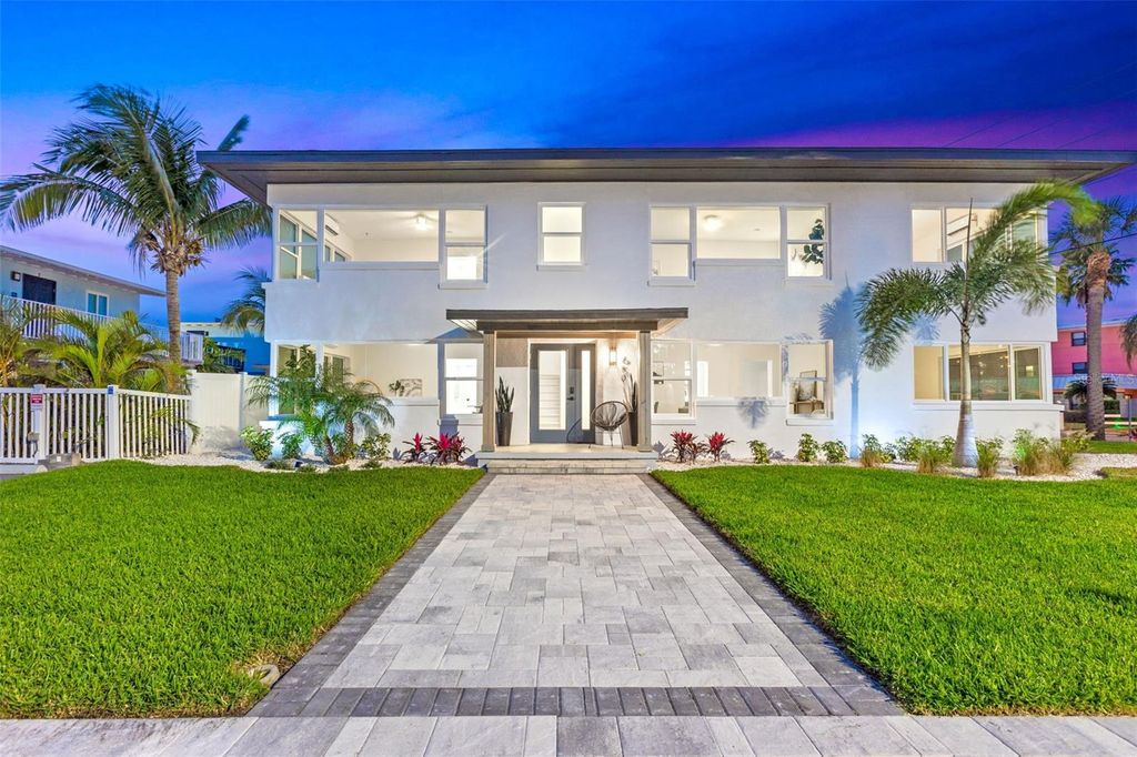 650 70TH AVENUE, St Pete Beach, FL 33706