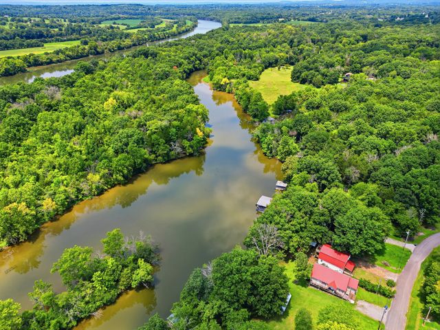 100 Breeze Inn Rd, Castalian Springs, TN 37031