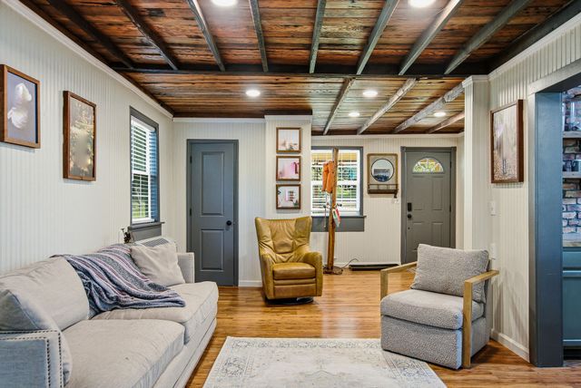 100 Breeze Inn Rd, Castalian Springs, TN 37031
