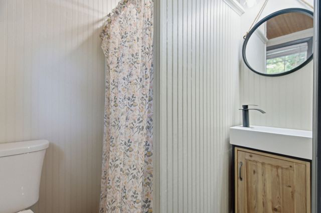 100 Breeze Inn Rd, Castalian Springs, TN 37031