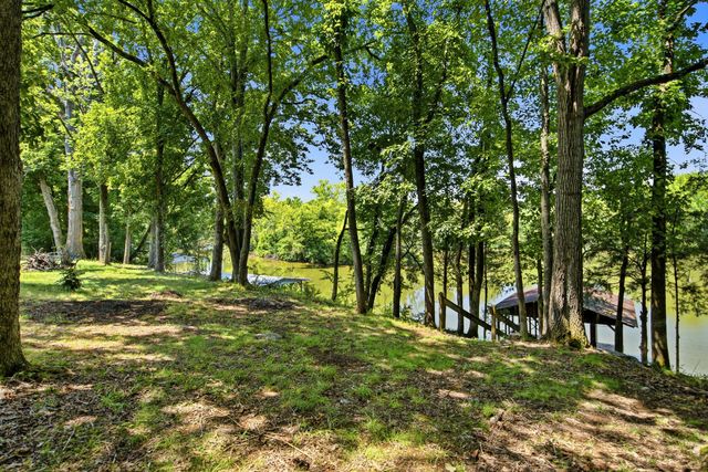 100 Breeze Inn Rd, Castalian Springs, TN 37031